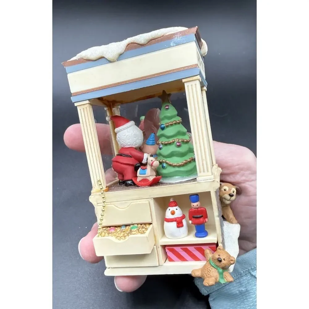 CHRISTMAS WINDOW 10th KOC Member Exclusive Hallmark Ornament Jangles Toys Lo16